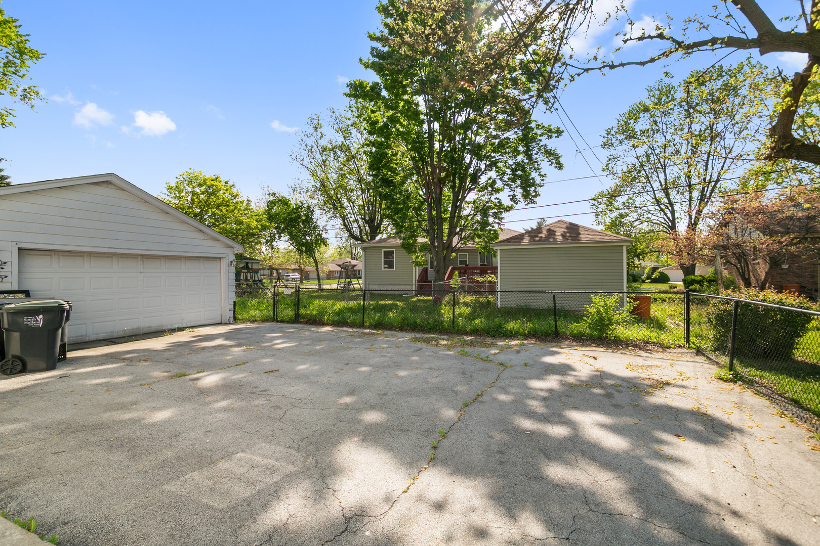 16118 Woodlawn West Avenue, South Holland, IL 60473