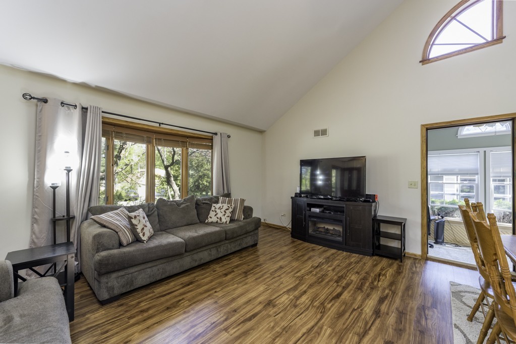 9701 W 17th Street, Zion, IL 60099