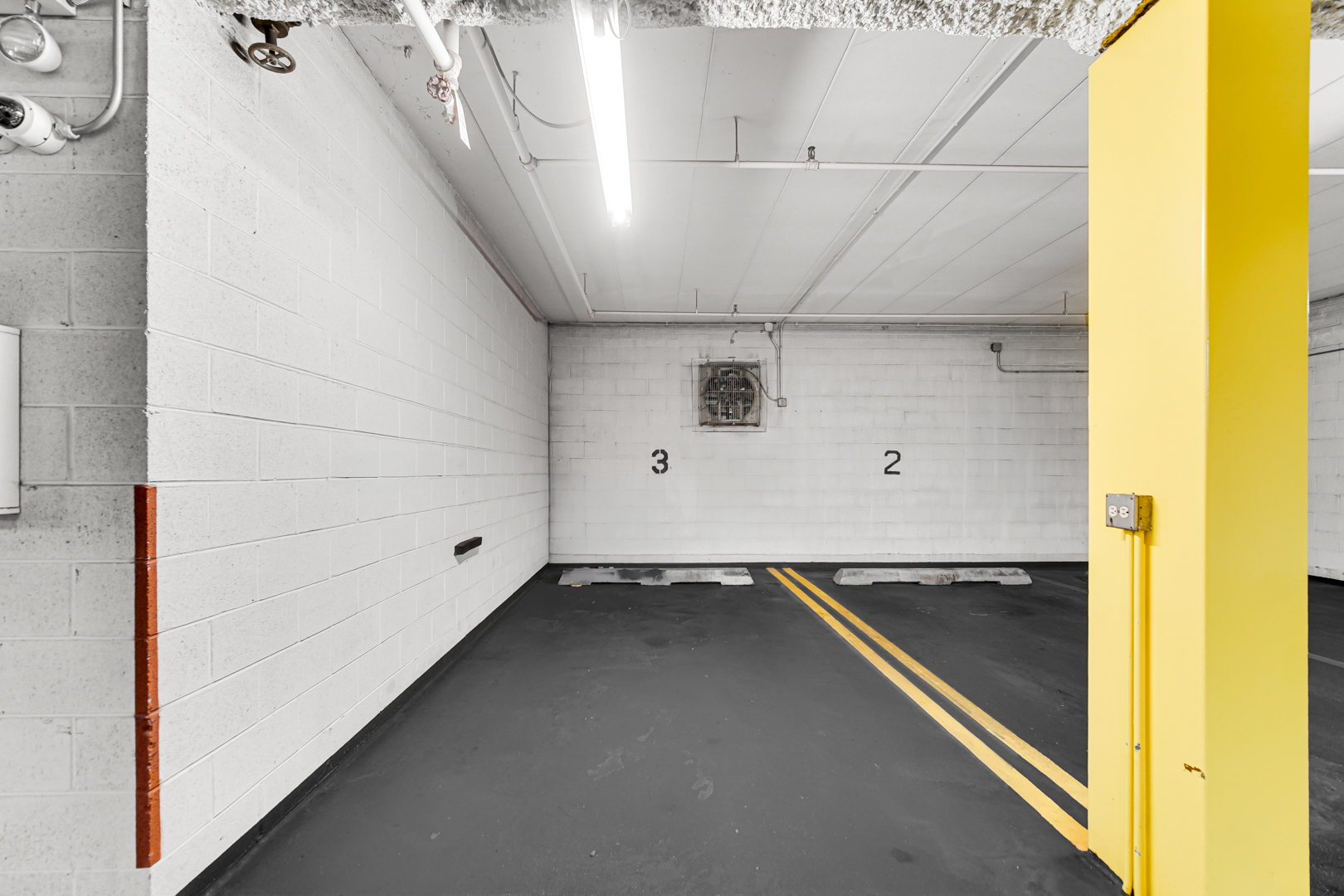 825 Center Street #505, Des Plaines, IL 60016