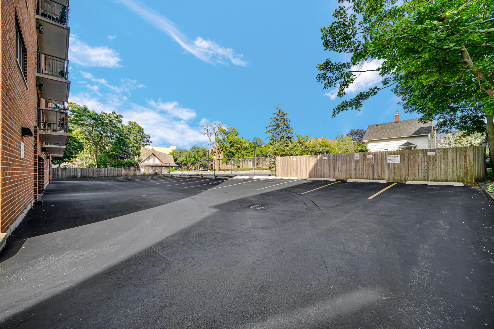 825 Center Street #505, Des Plaines, IL 60016