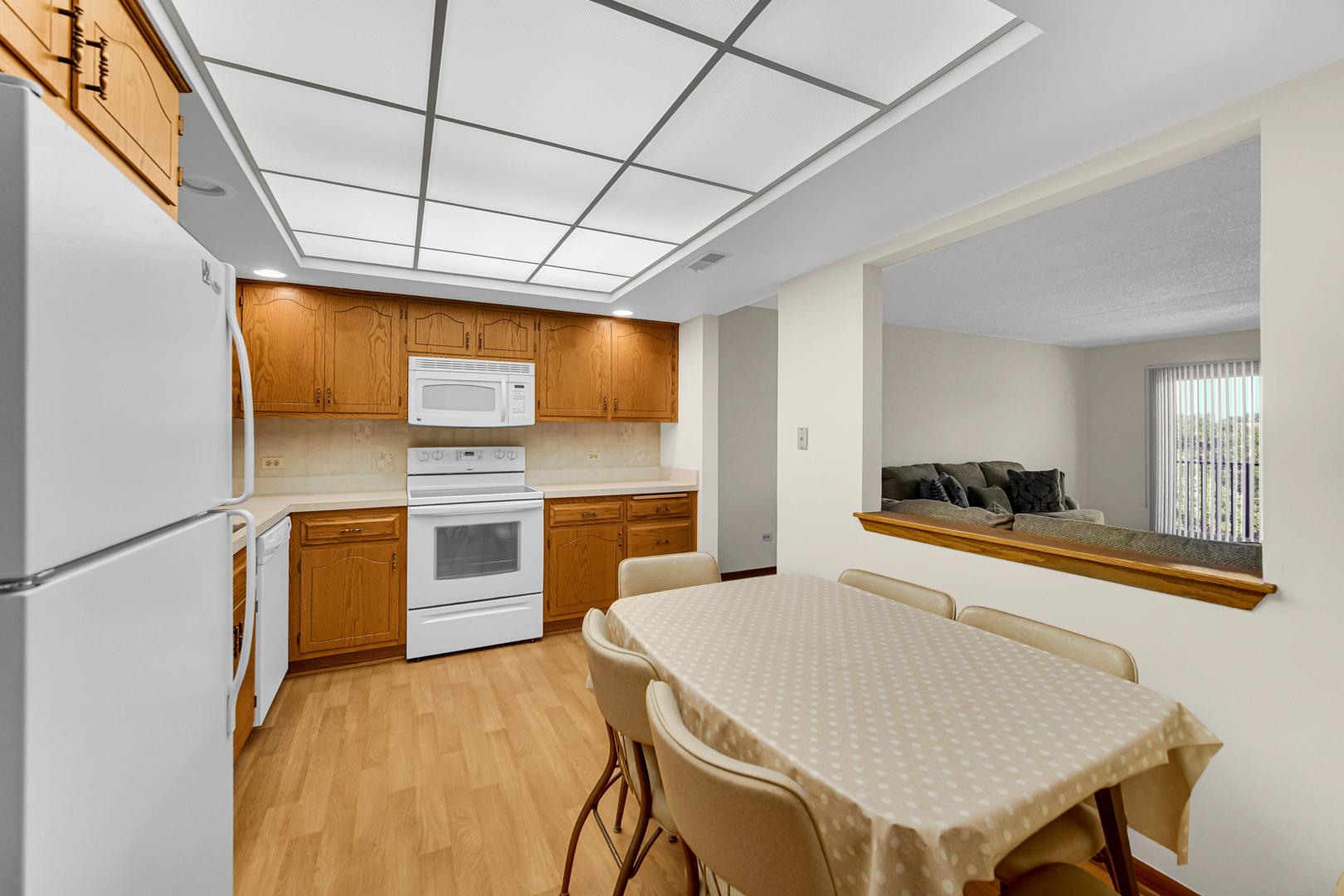825 Center Street #505, Des Plaines, IL 60016
