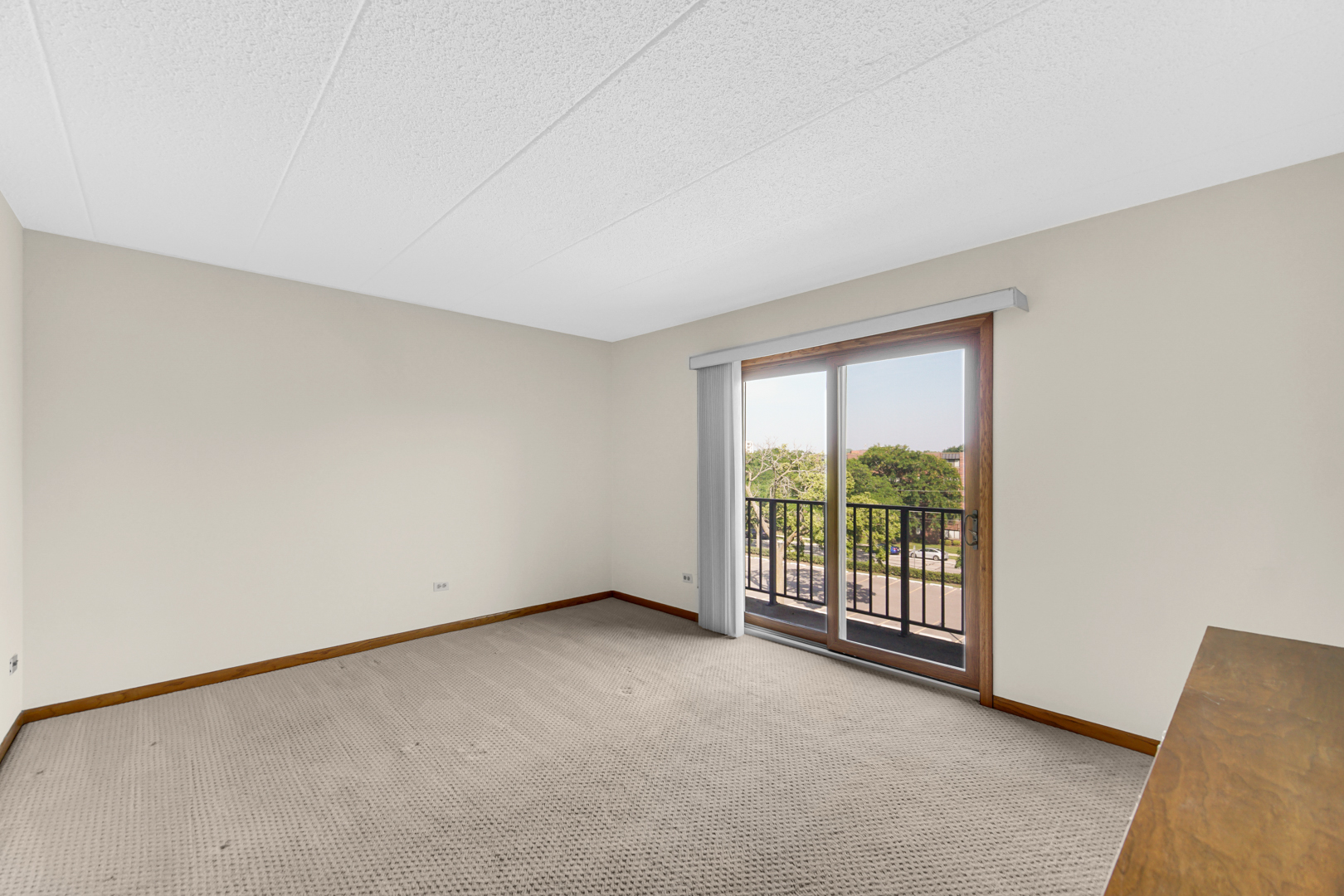 825 Center Street #505, Des Plaines, IL 60016