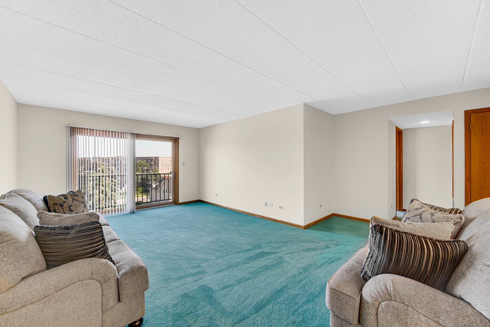 825 Center Street #505, Des Plaines, IL 60016