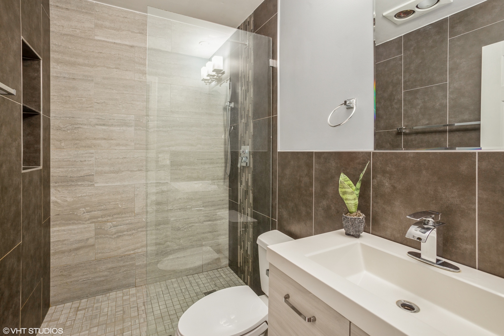 725 W Huntington Commons Road #407, Mount Prospect, IL 60056