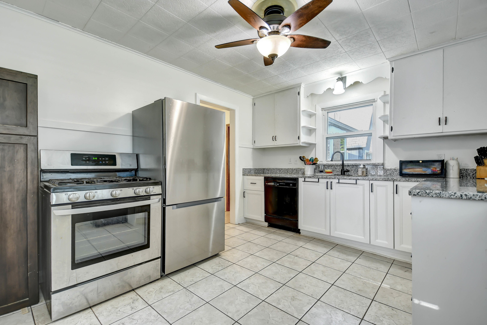 16957 Sayre Avenue, Tinley Park, IL 60477