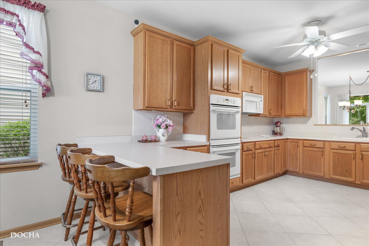 623 Queen Drive, Oswego, IL 60543