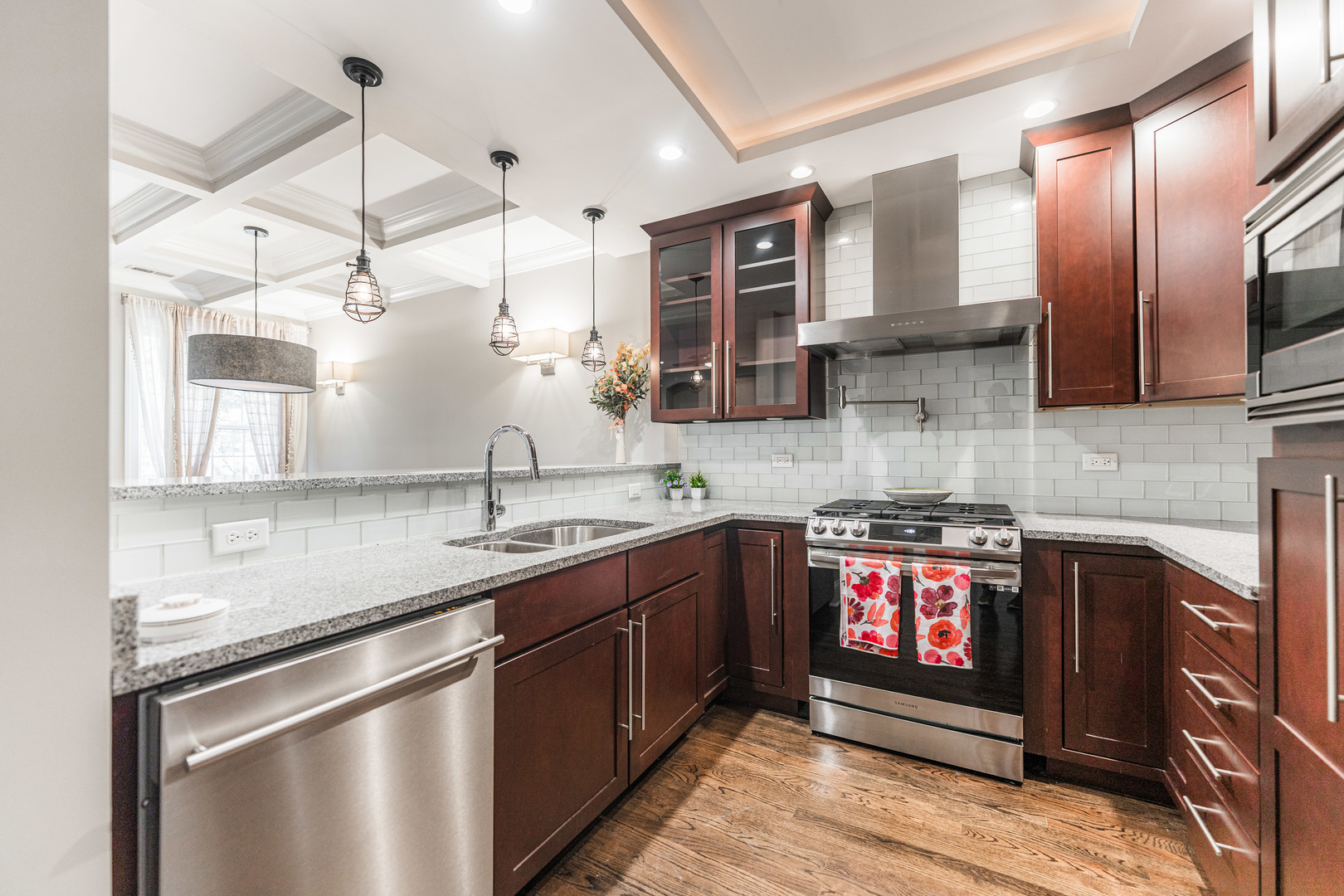 6337 N Magnolia Avenue #2, Chicago, IL 60660