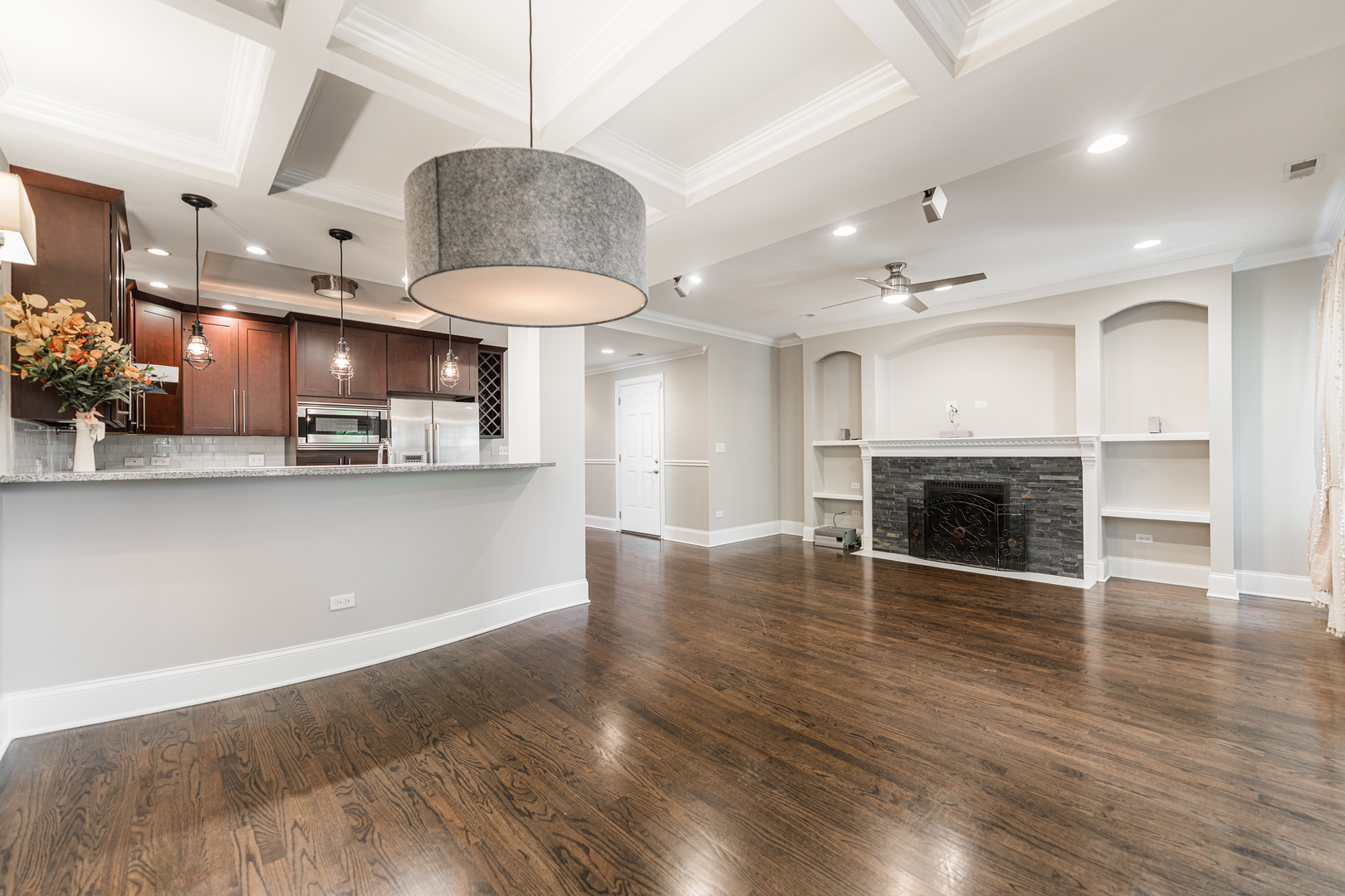 6337 N Magnolia Avenue #2, Chicago, IL 60660