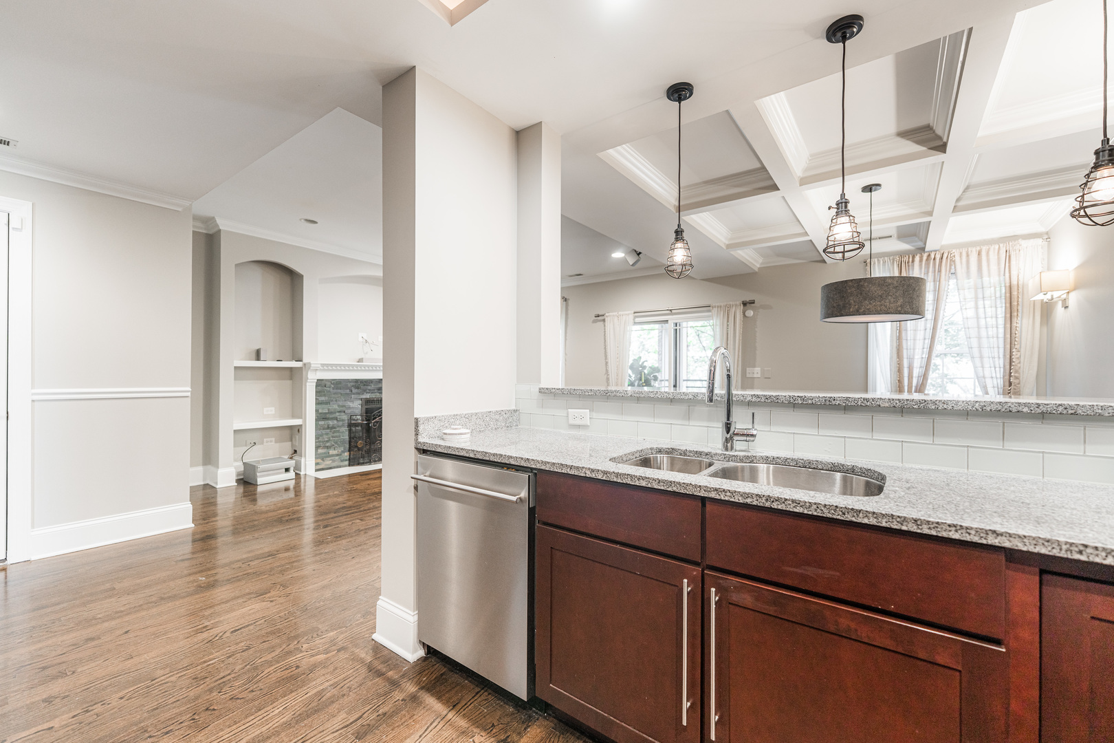 6337 N Magnolia Avenue #2, Chicago, IL 60660