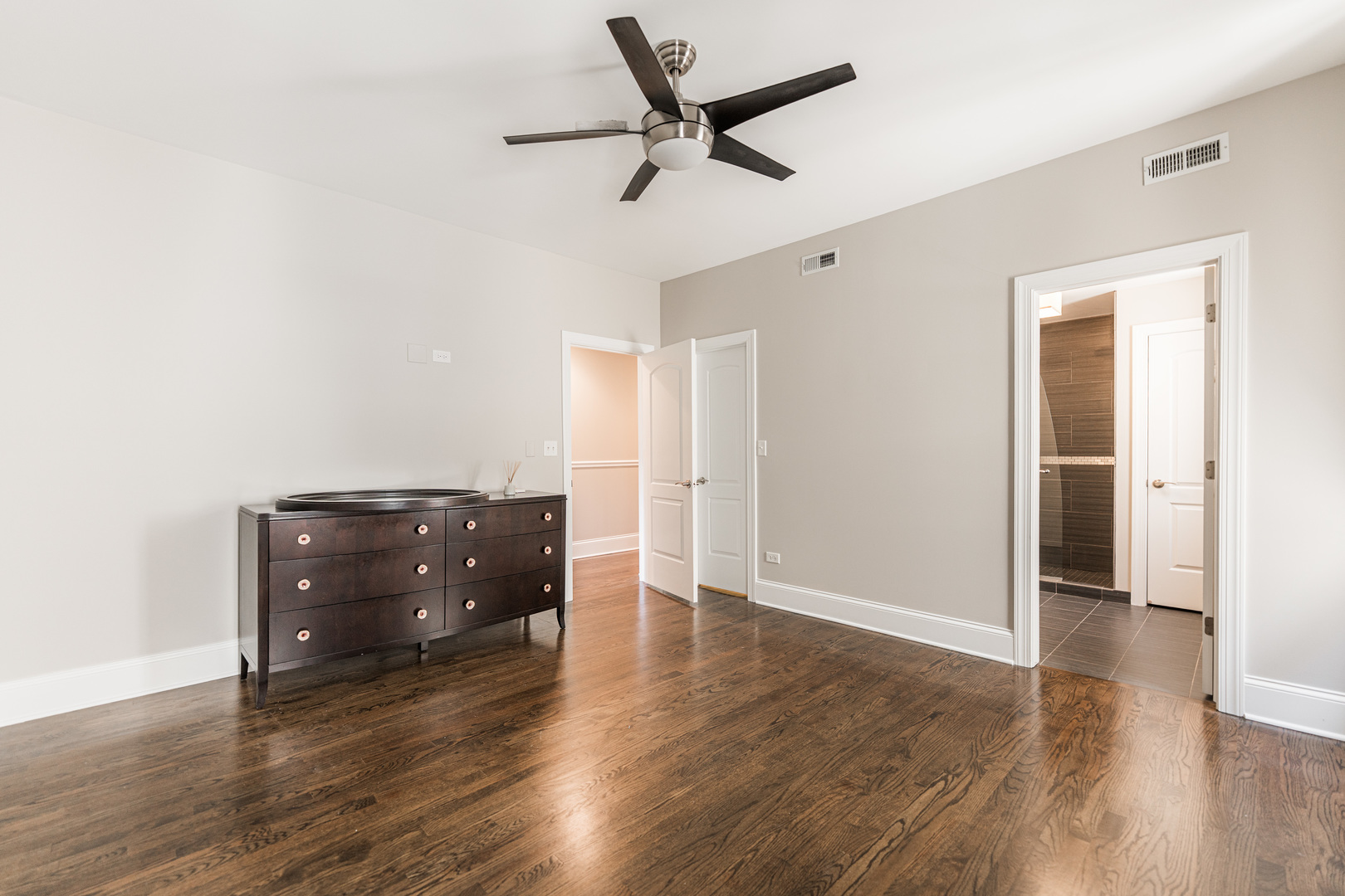 6337 N Magnolia Avenue #2, Chicago, IL 60660