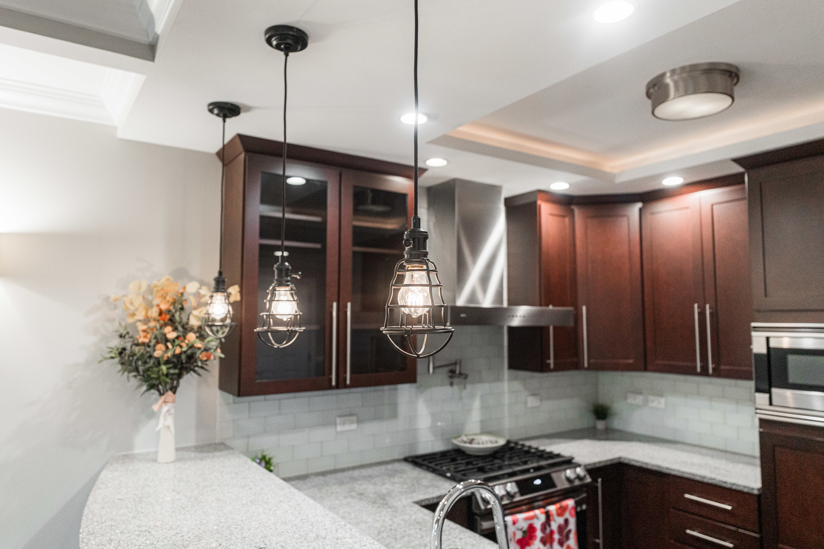 6337 N Magnolia Avenue #2, Chicago, IL 60660