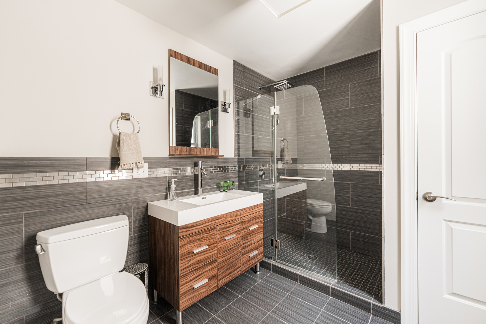 6337 N Magnolia Avenue #2, Chicago, IL 60660