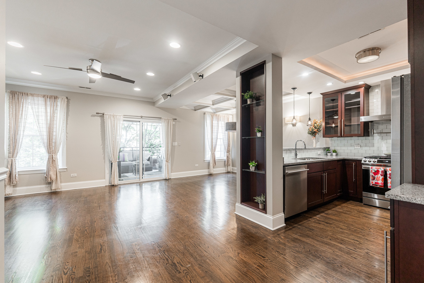 6337 N Magnolia Avenue #2, Chicago, IL 60660