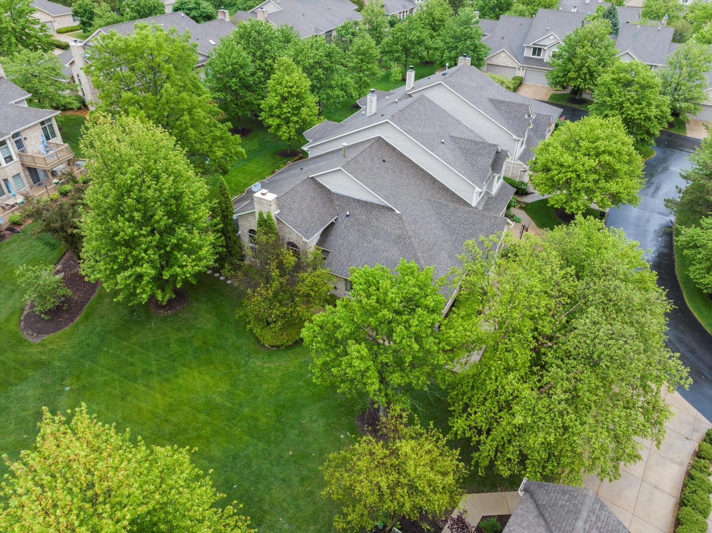 16 Pine Needles Drive, Lemont, IL 60439