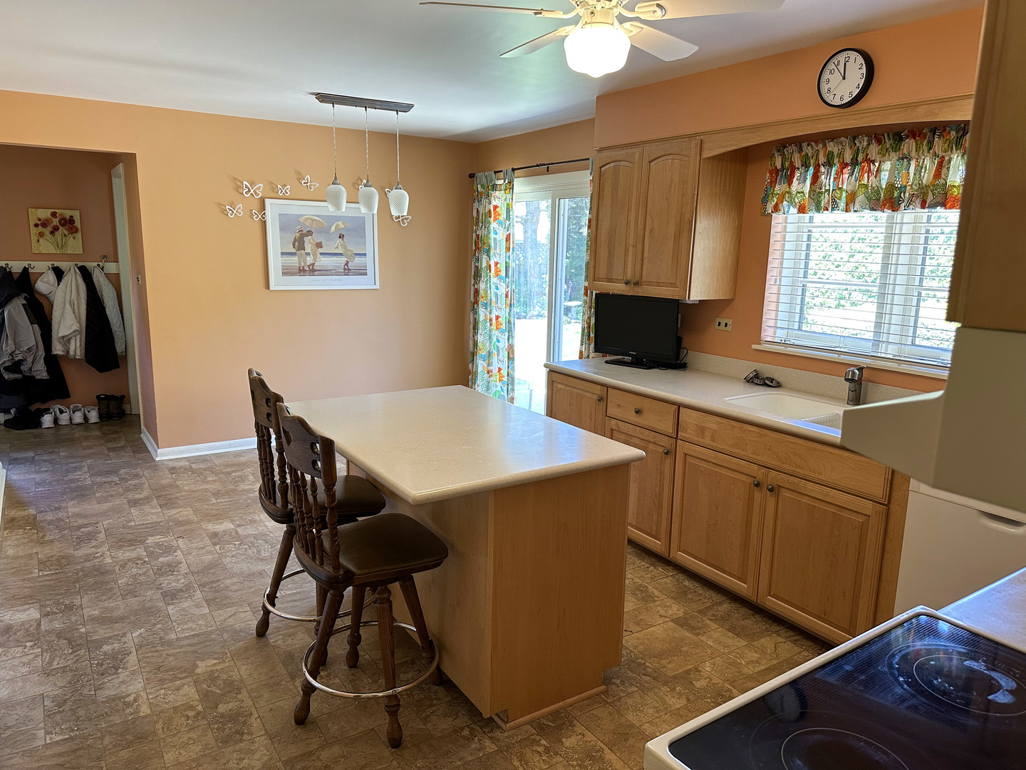 6600 N Kenton Avenue, Lincolnwood, IL 60712