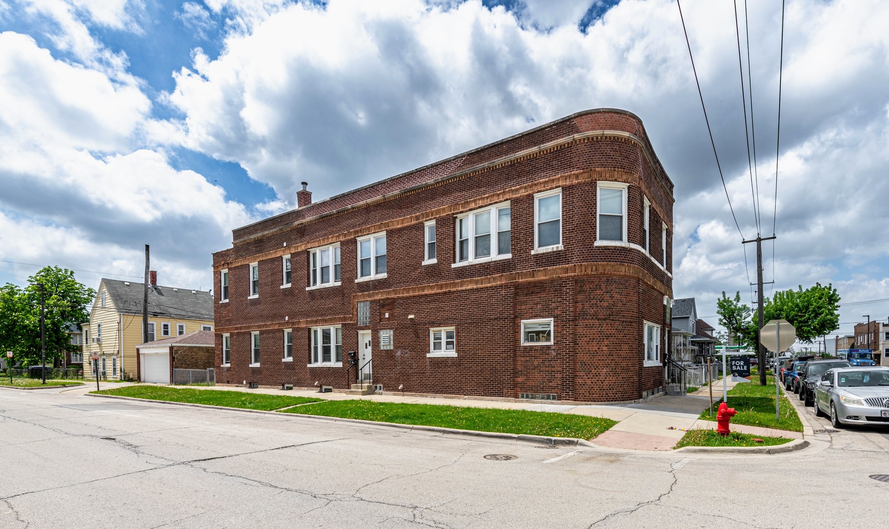 7601 W 60th Place, Summit, IL 60501