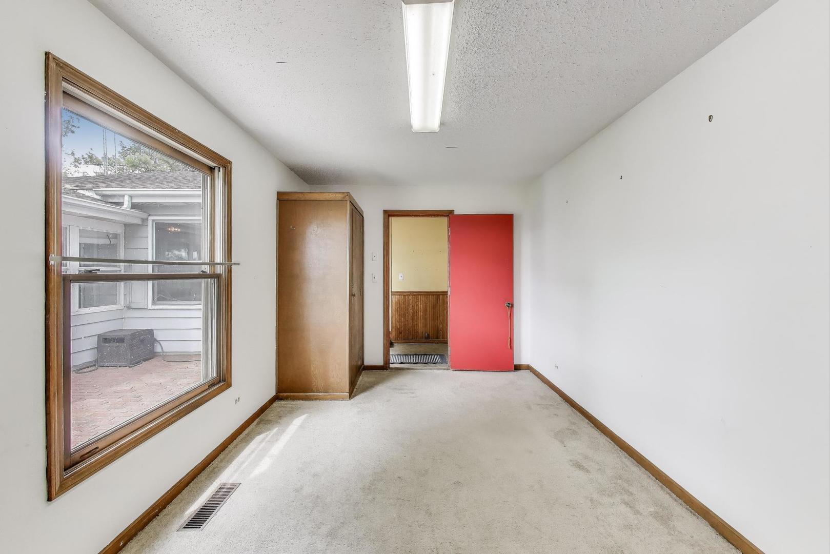 1340 Wooley Road, Oswego, IL 60543