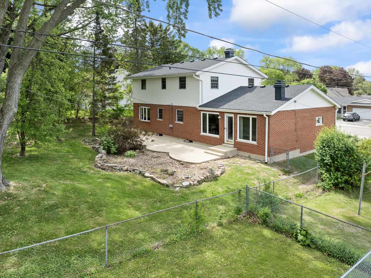 208 Ridge Street, Algonquin, IL 60102