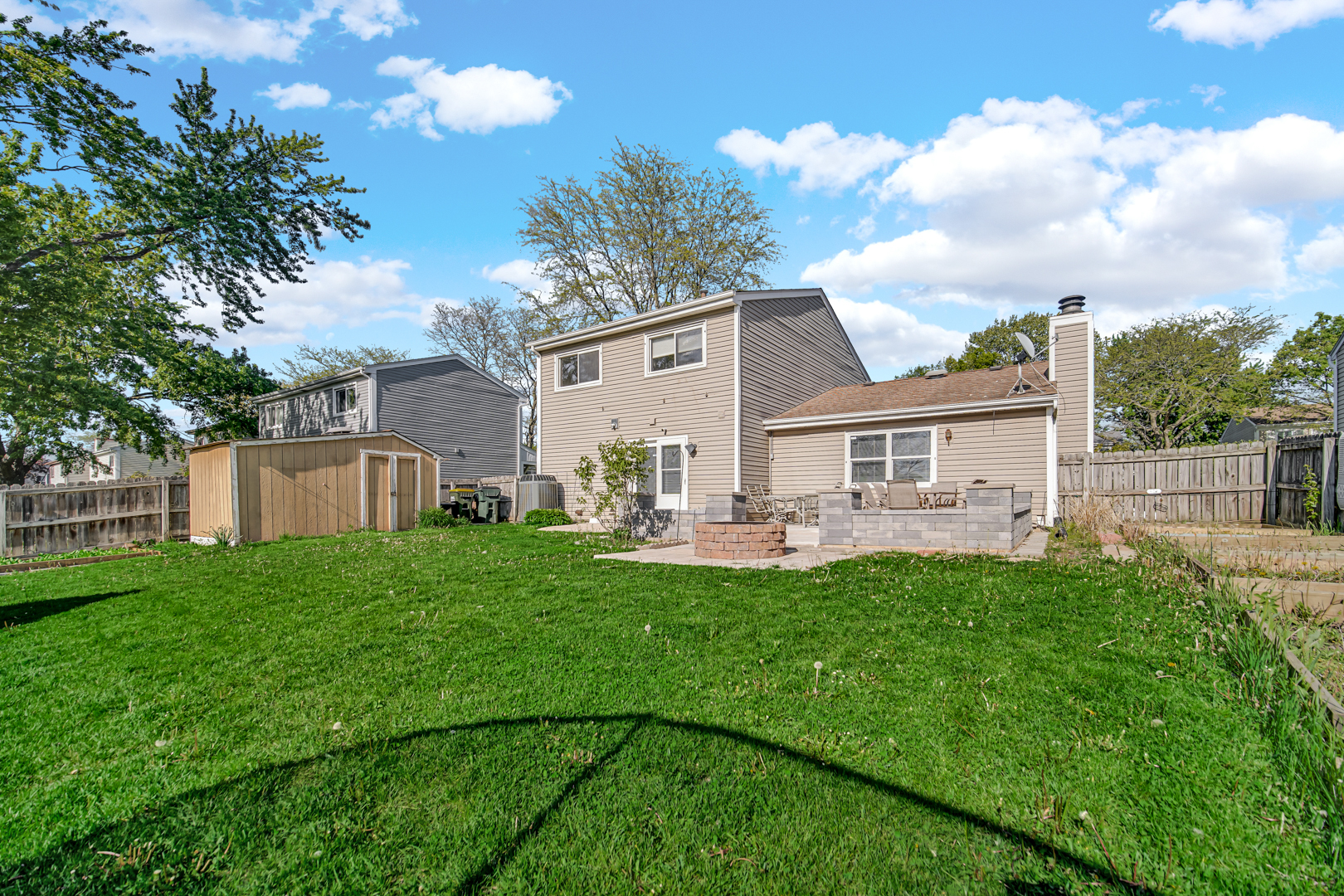 706 Shining Water Drive, Carol Stream, IL 60188