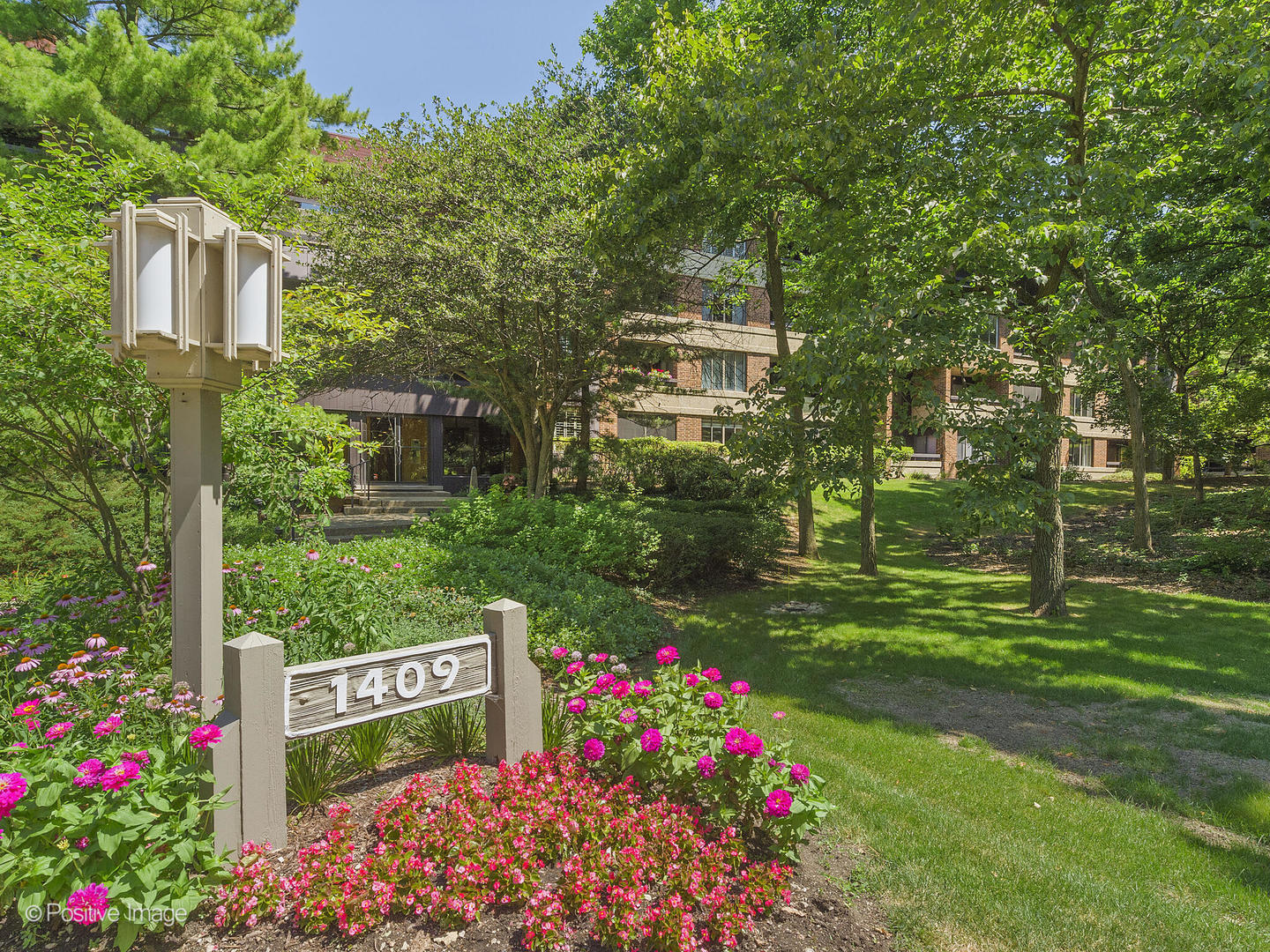 1409 BURR OAK Road #109A, Hinsdale, IL 60521