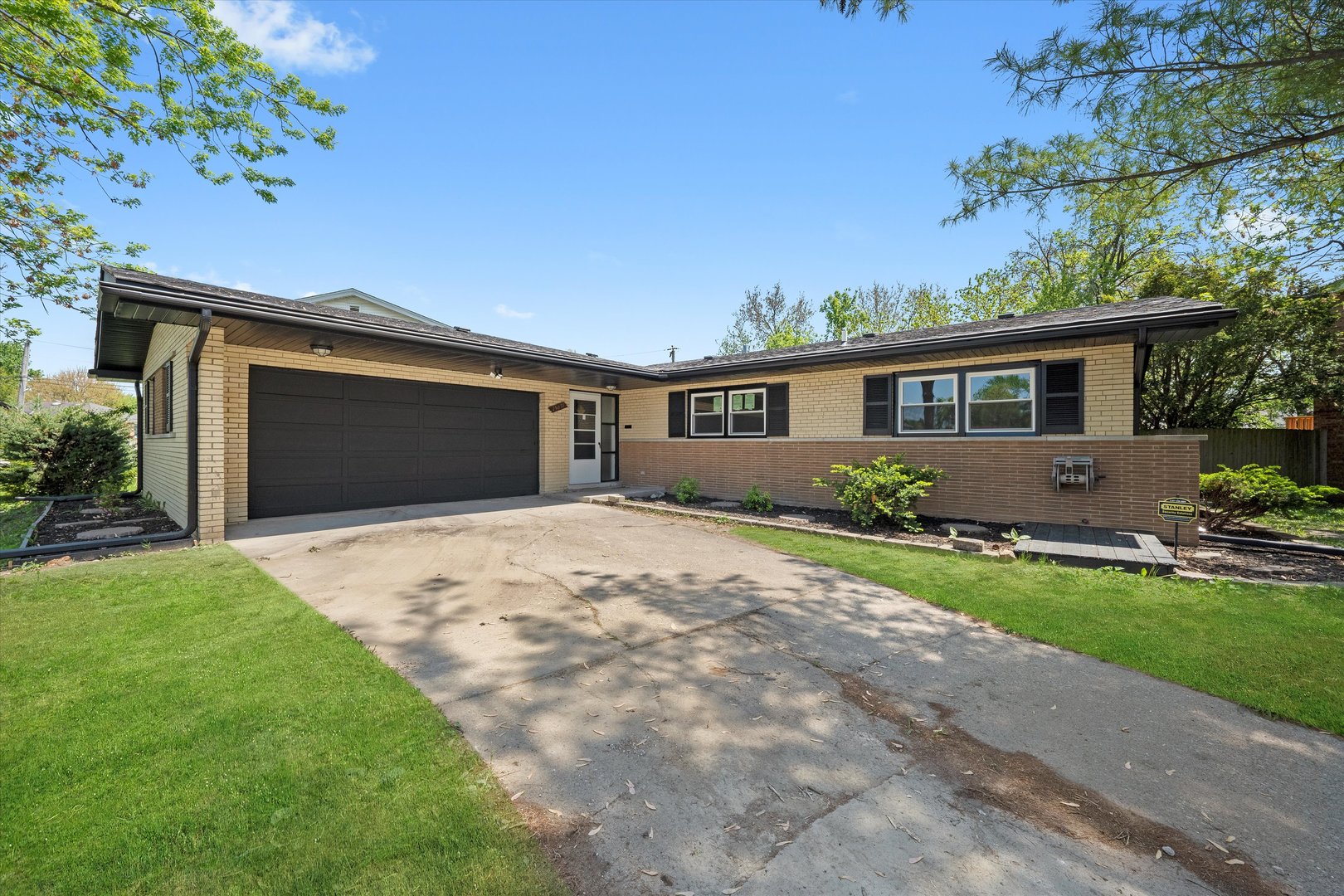 15631 Dobson Avenue, Dolton, IL 60419