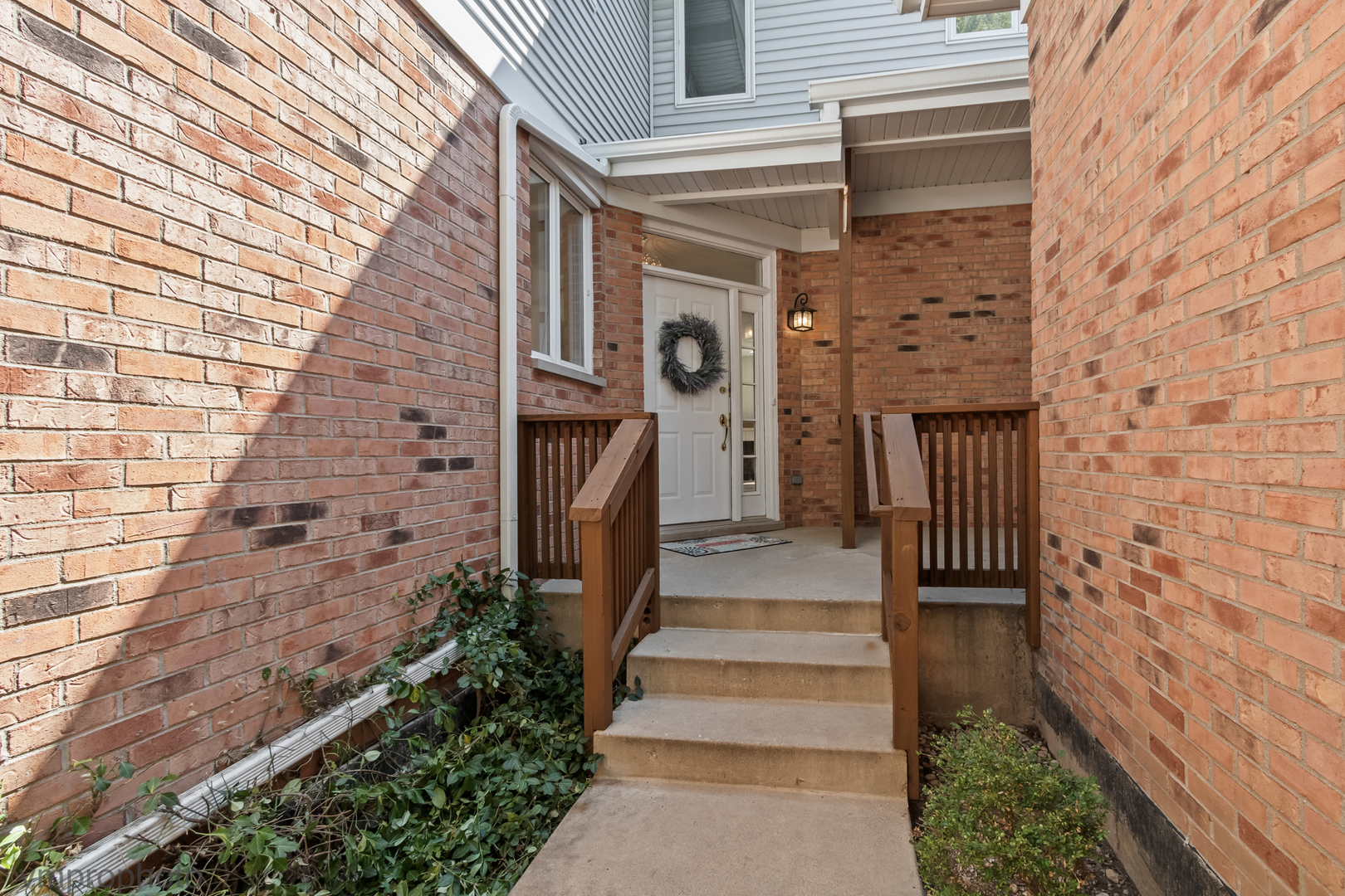 231 CHARLOTTE Court #231, Cary, IL 60013