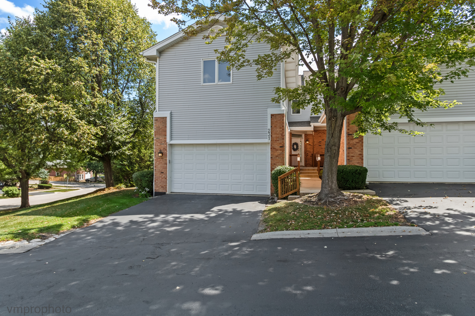 231 CHARLOTTE Court #231, Cary, IL 60013
