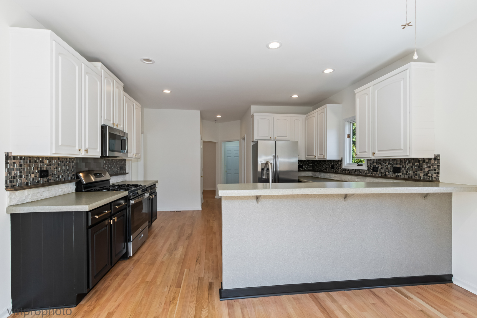 231 CHARLOTTE Court #231, Cary, IL 60013