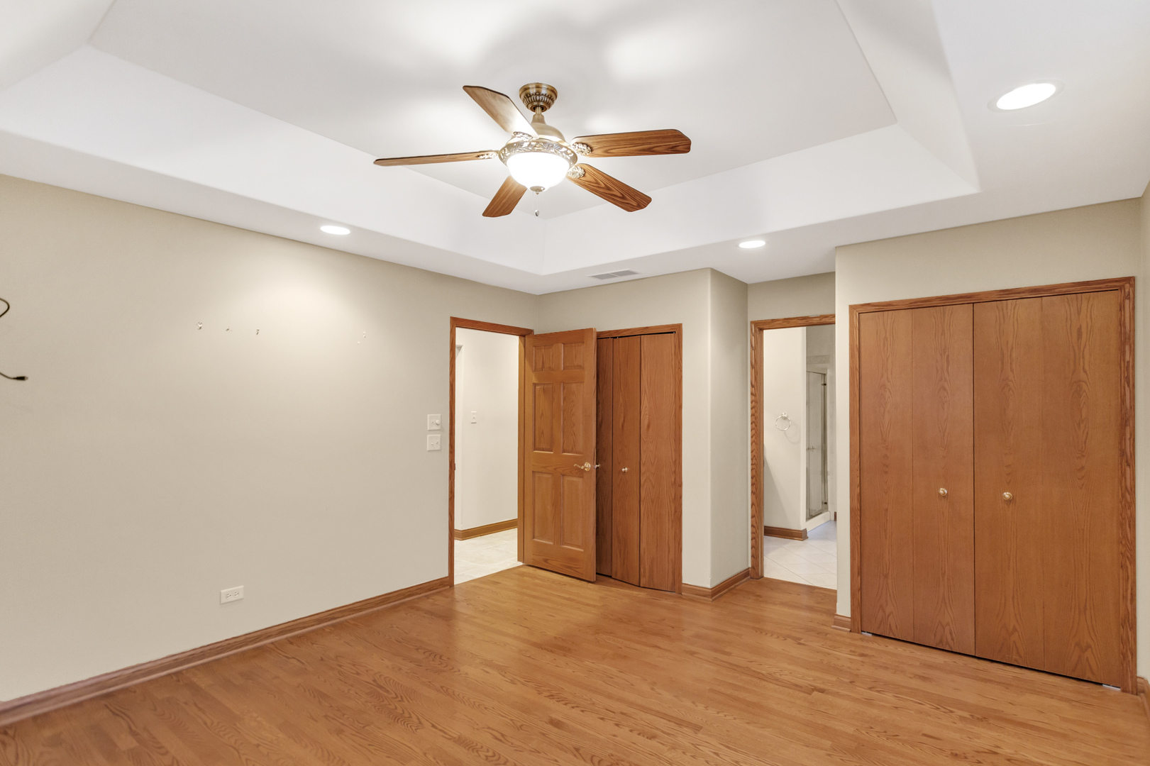 5301 S Mobile Avenue, Chicago, IL 60638