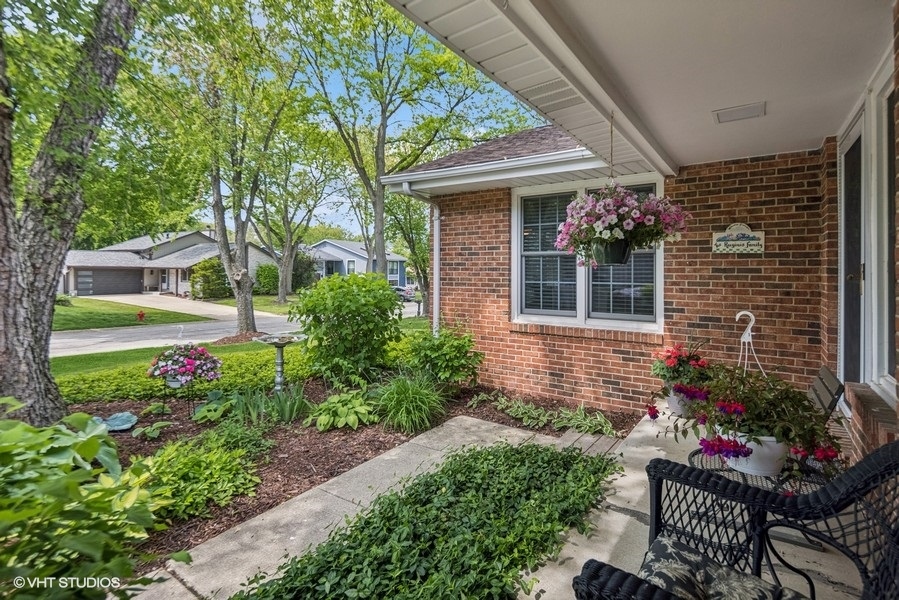 6531 Deerpath Court, Lisle, IL 60532