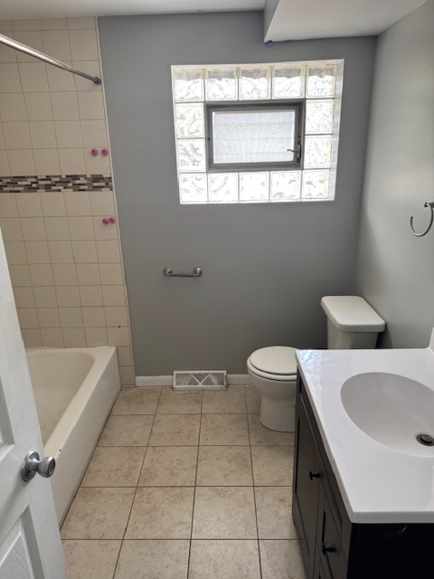 453 E 166th Street, South Holland, IL 60473