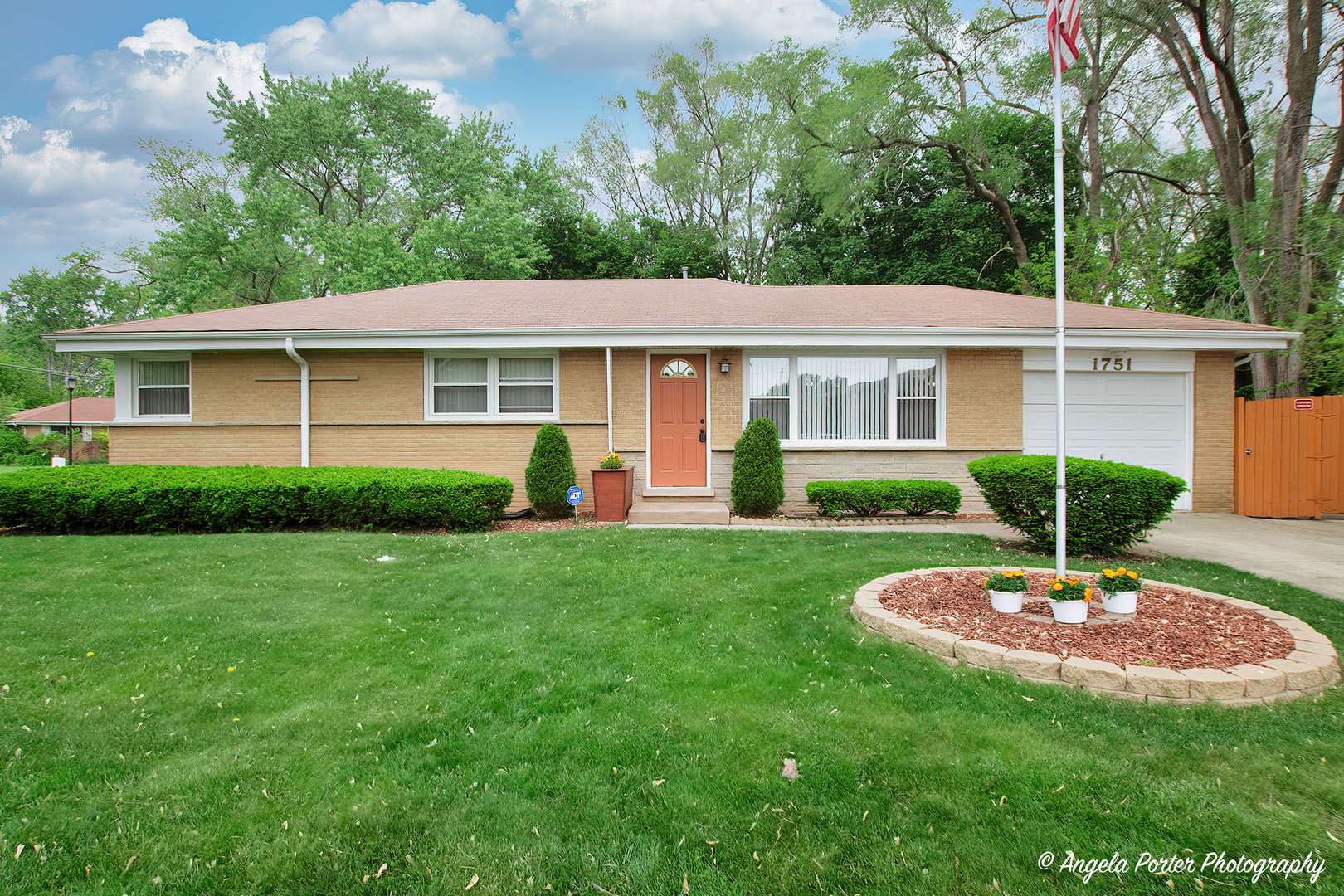 1751 N Rose Avenue, Palatine, IL 60074