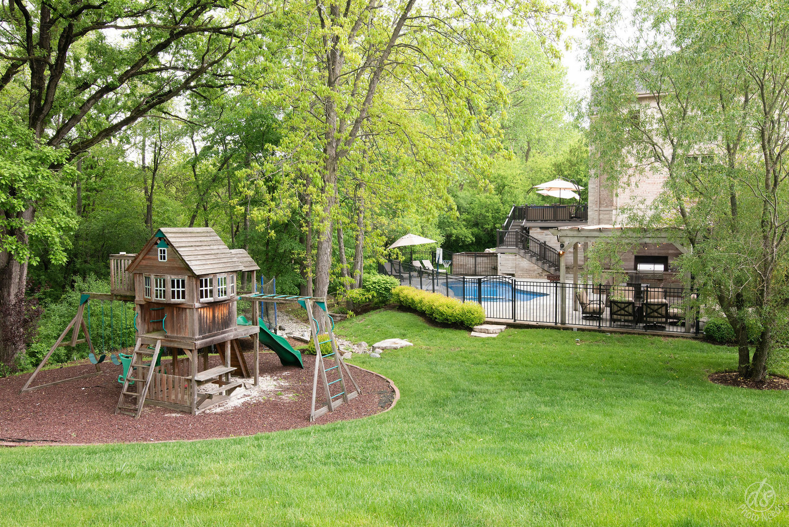 28592 W Park Drive, Barrington, IL 60010