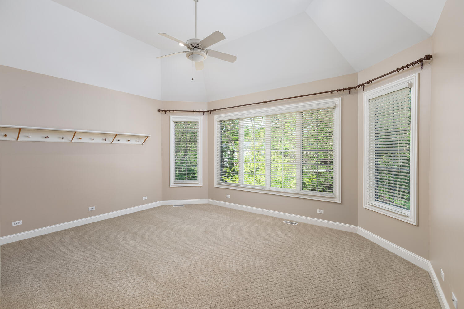 1046 Sylvan Circle, Naperville, IL 60540