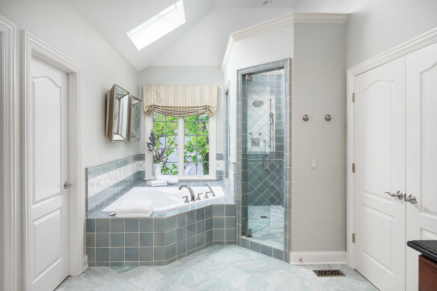 1046 Sylvan Circle, Naperville, IL 60540