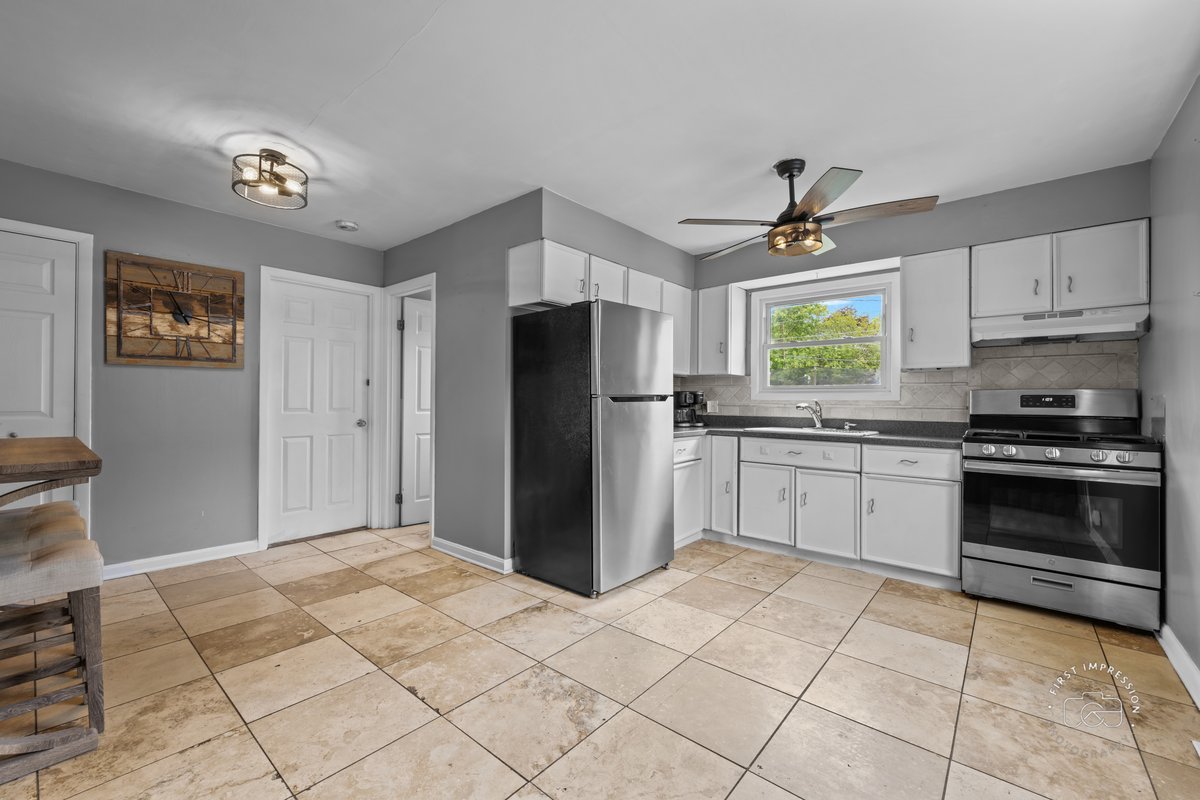 173 Ash Avenue, Wood Dale, IL 60191