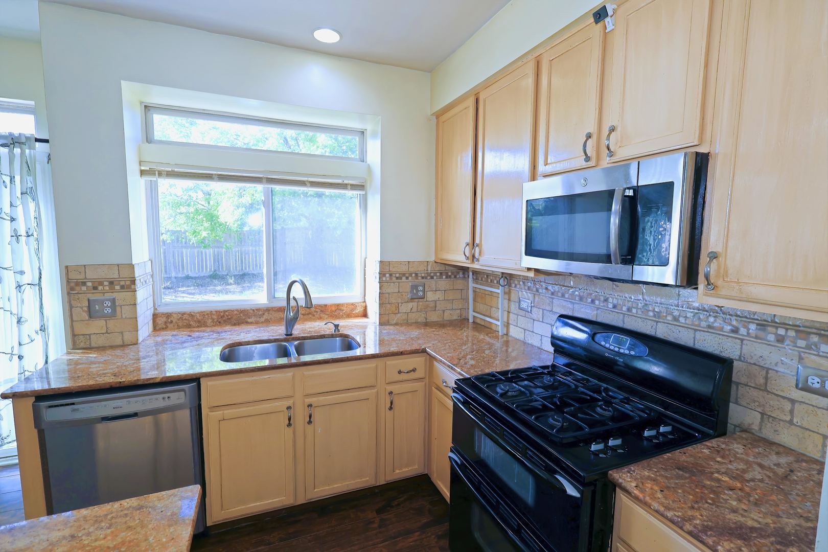 1844 Baldwin Way, Bolingbrook, IL 60490