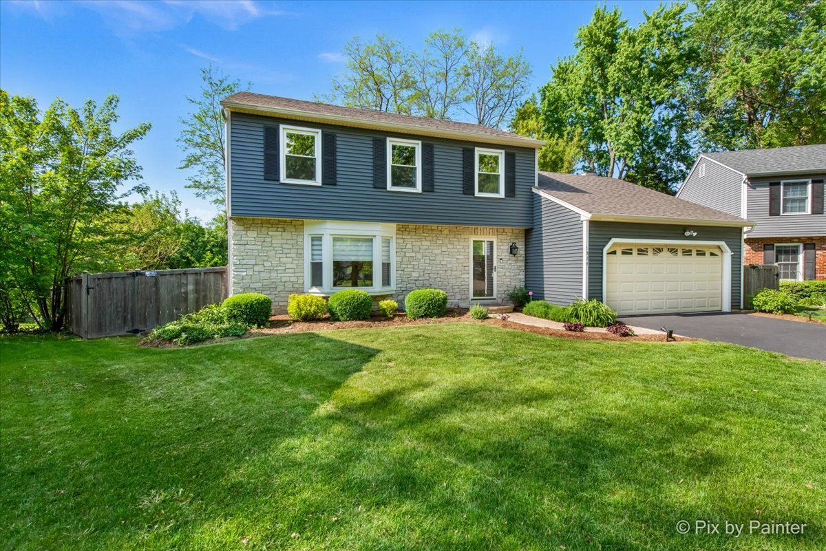 1324 Lancaster Avenue, St. Charles, IL 60174