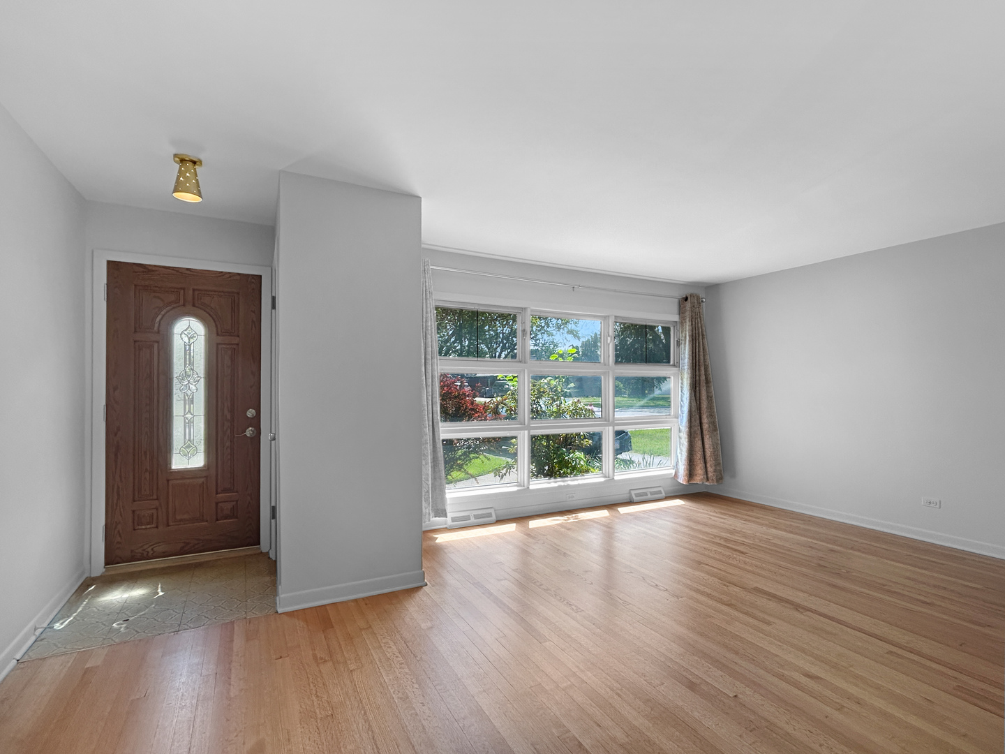 1048 Marshall Drive, Des Plaines, IL 60016