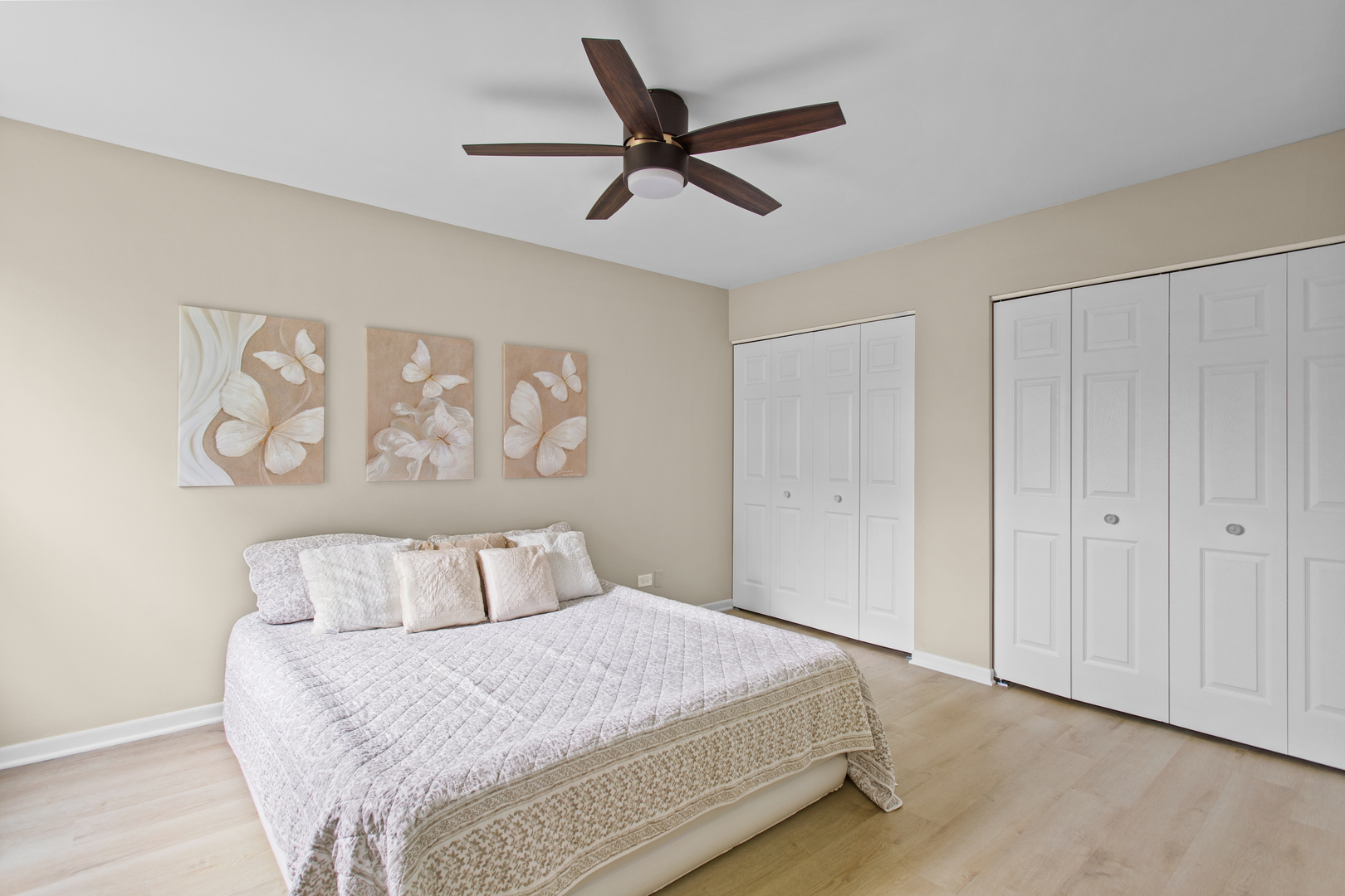 10s241 Wallace Drive, Downers Grove, IL 60516