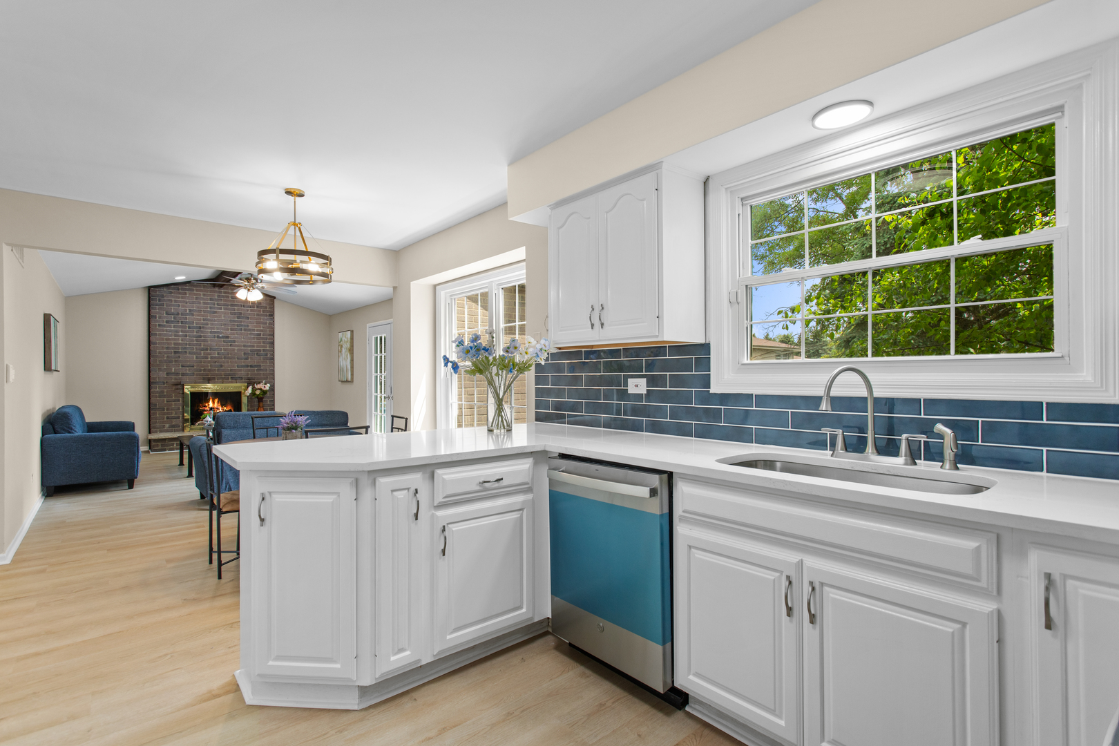 10s241 Wallace Drive, Downers Grove, IL 60516
