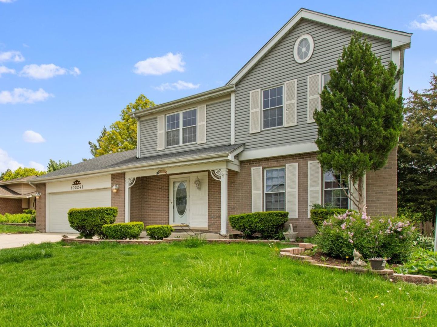 10s241 Wallace Drive, Downers Grove, IL 60516