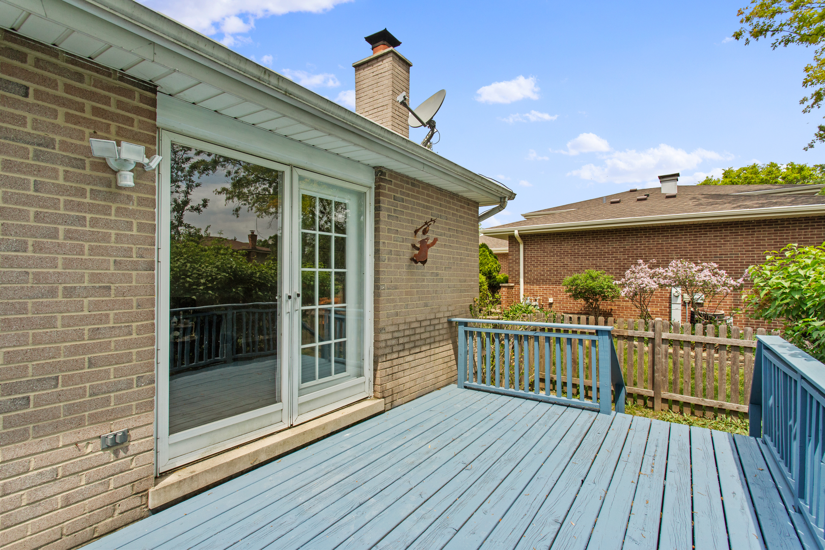 10s241 Wallace Drive, Downers Grove, IL 60516