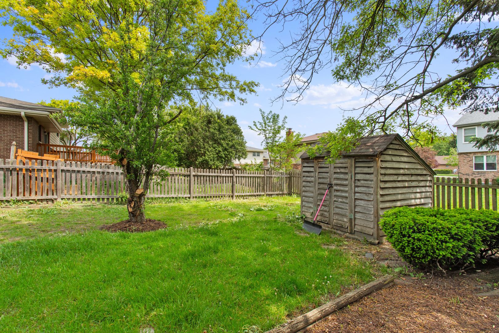 10s241 Wallace Drive, Downers Grove, IL 60516