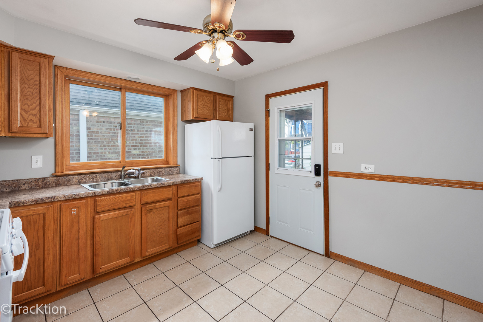 7518 W Forest Preserve Avenue, Chicago, IL 60634