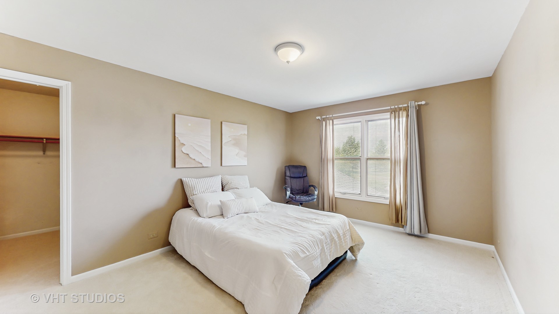3904 Sarazen Court, Woodridge, IL 60517