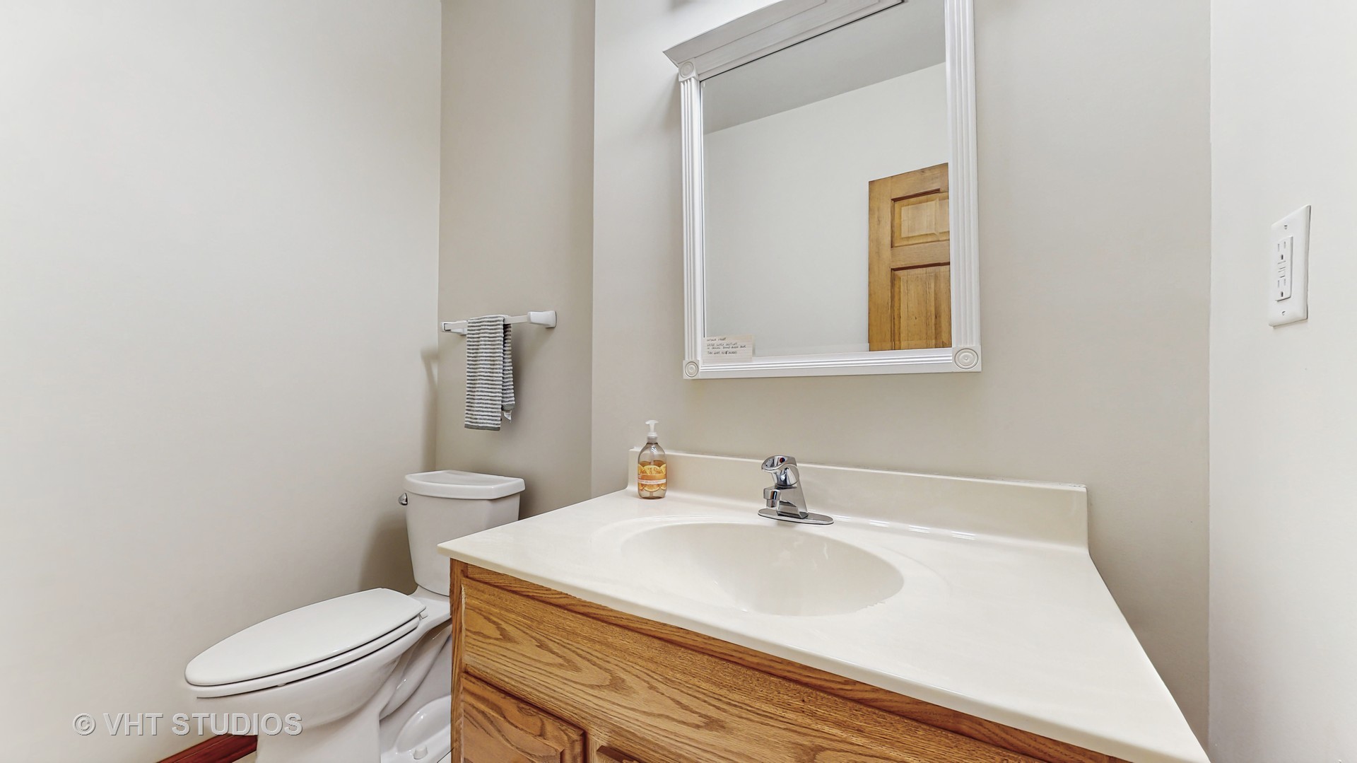 3904 Sarazen Court, Woodridge, IL 60517