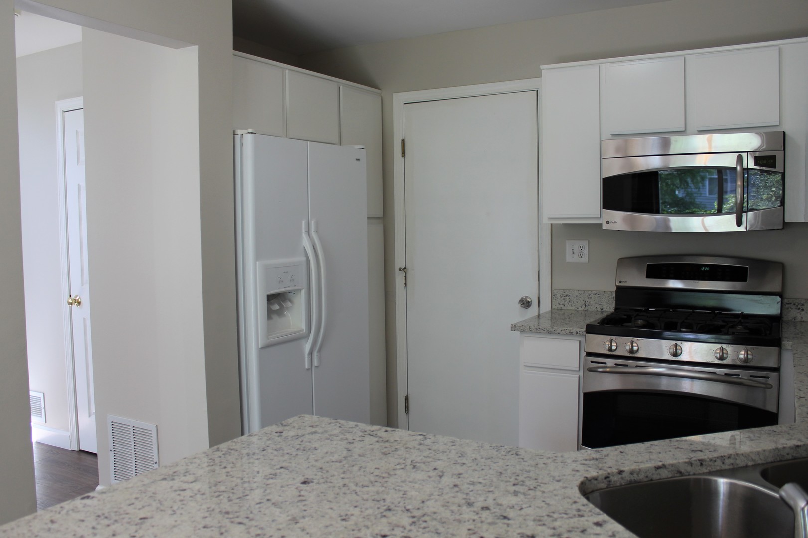 161 SHERWOOD Court, Roselle, IL 60172
