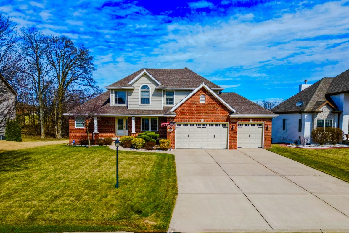 8834 Doubletree Drive, Crown Point, IN 46307