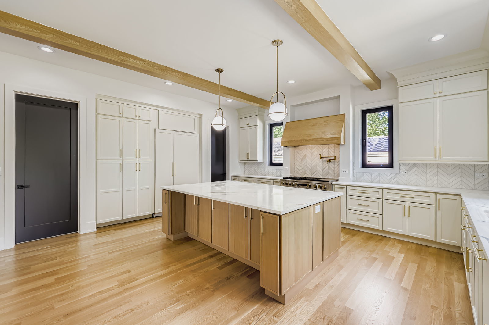 1627 N Evergreen Avenue, Arlington Heights, IL 60004